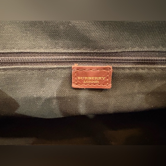 Authentic Burberry Haymarket Check Flap Shoulder Bag - Picture 4 of 7